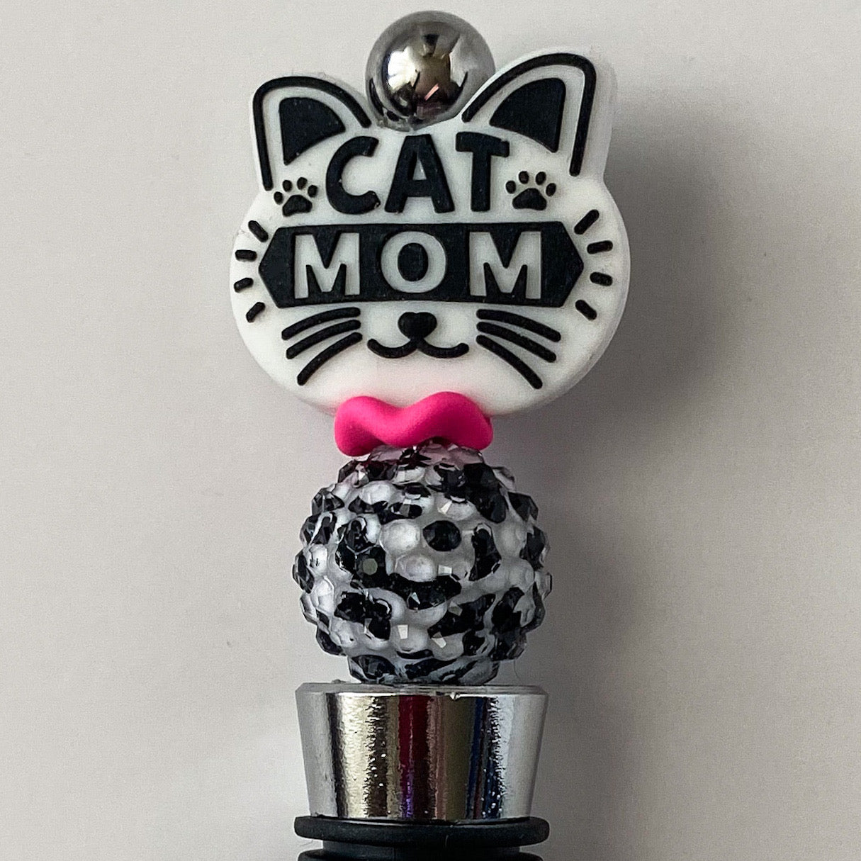 Cat Mom Beaded Wine Stopper | Handcrafted Rhinestone Gift for Cat Lovers & Wine Enthusiasts